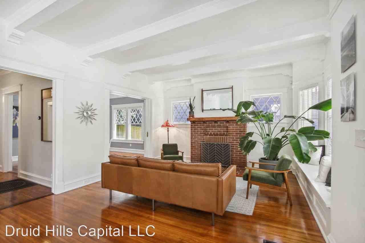 795 Monroe Dr Ne - Photo 3 of 34