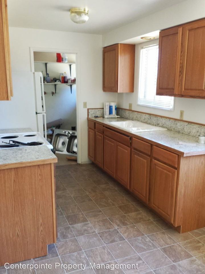 1635 & 1655 Arthur St - Photo 2 of 3