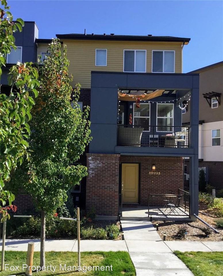 11225 Colony Cir - Photo 2 of 25