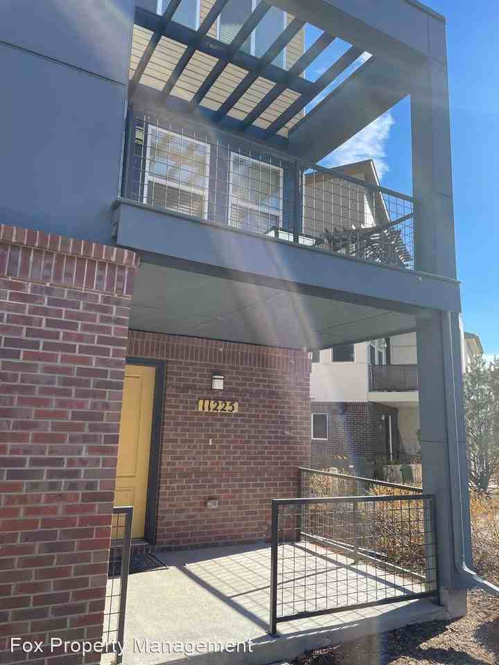 11225 Colony Cir - Photo 3 of 25