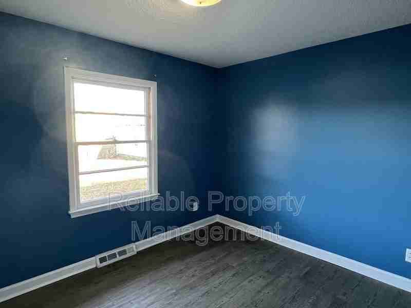 1006 River Rd - Photo 6 of 14