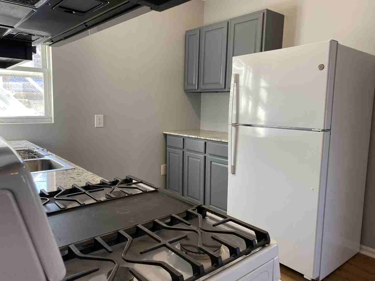 1879 N Main St - Photo 3 of 11