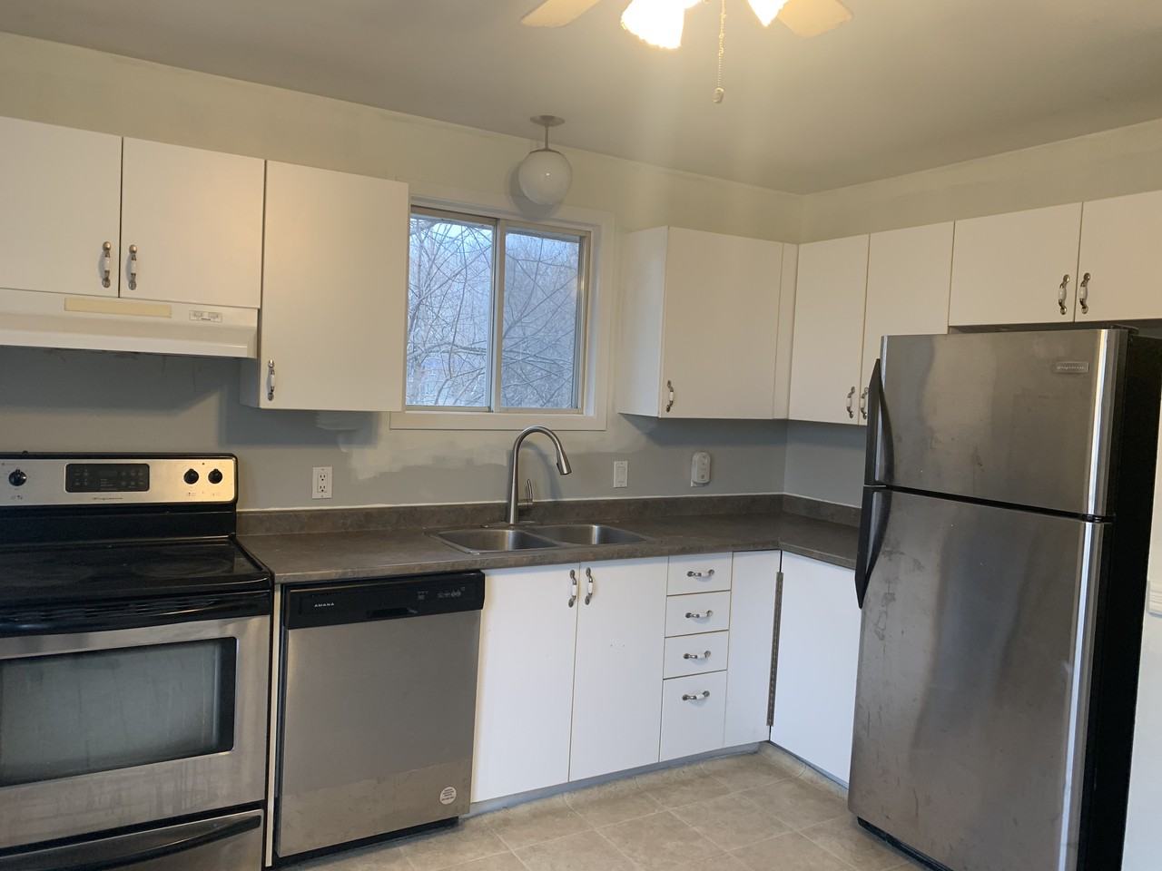 32 Carleton St - Photo 3 of 10