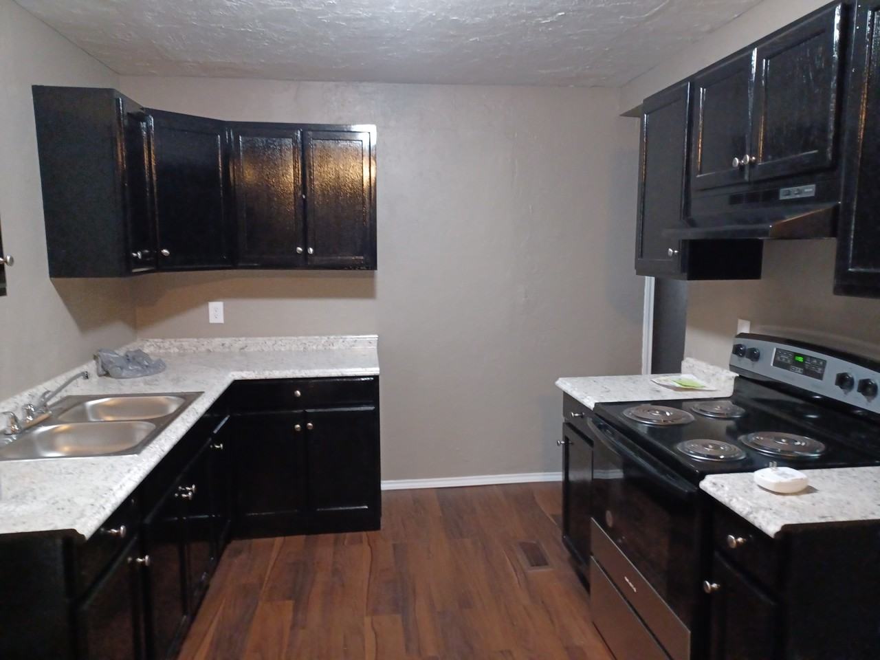 4107 N Hammond Ave - Photo 2 of 7