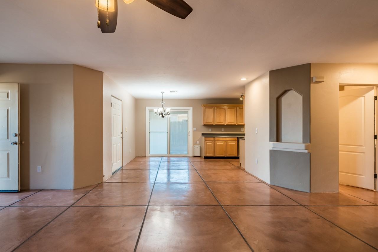 5392 E 32nd St - Photo 5 of 28