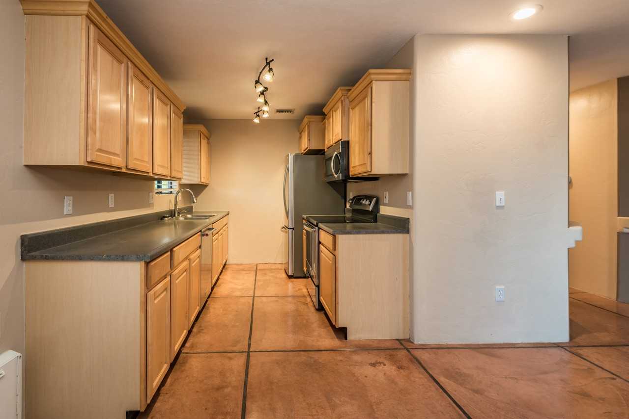 5392 E 32nd St - Photo 7 of 28