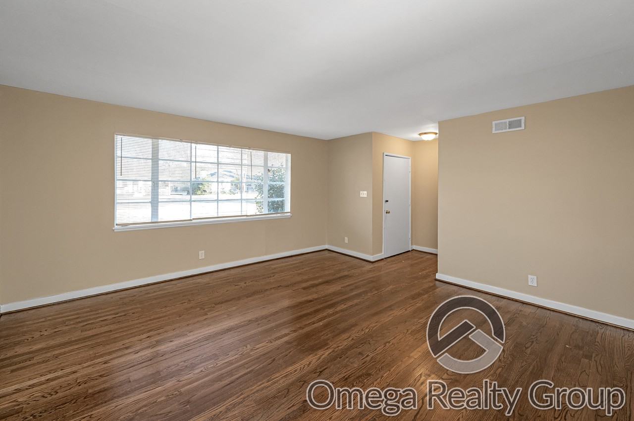 232 Redwood St - Photo 2 of 24