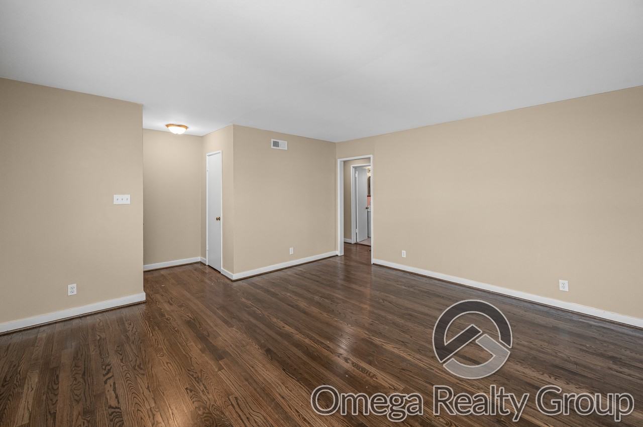 232 Redwood St - Photo 3 of 24