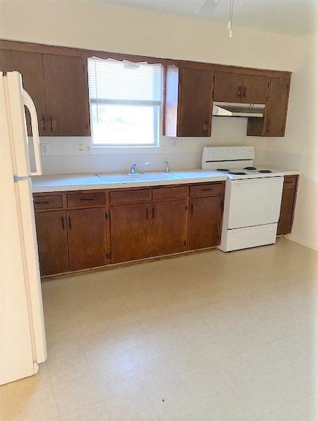 2116 Circle Dr - Photo 2 of 8