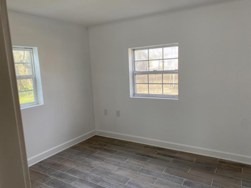 720 W Railroad St - Photo 4 of 5