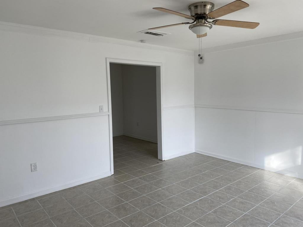 720 W Railroad St - Photo 5 of 5