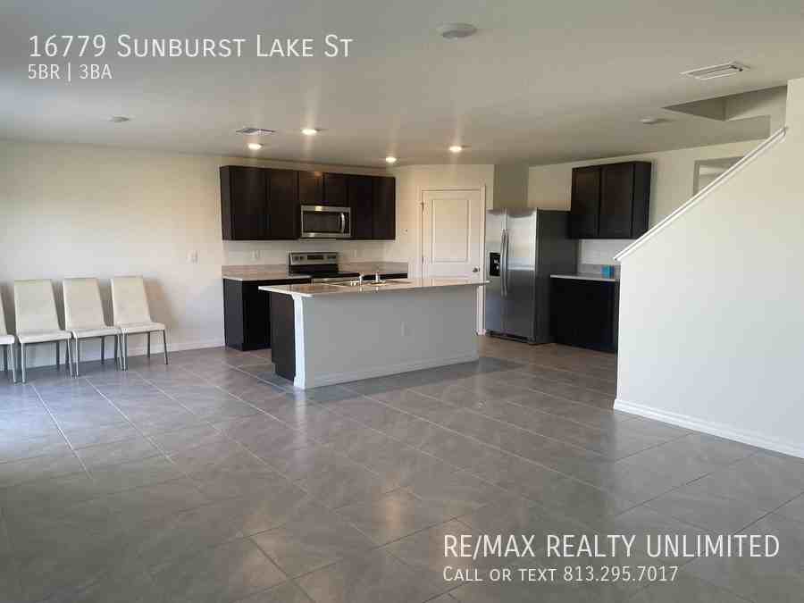 16779 Sunburst Lake St - Photo 3 of 30