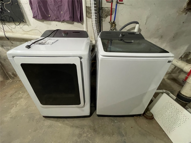 615 W Wendell St - Photo 2 of 8