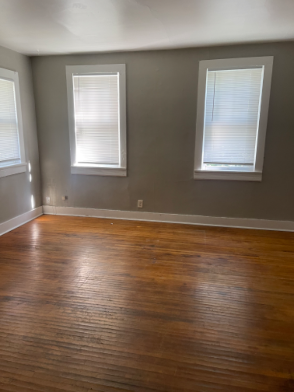 2504 Miner St #2UPPER - Photo 3 of 6