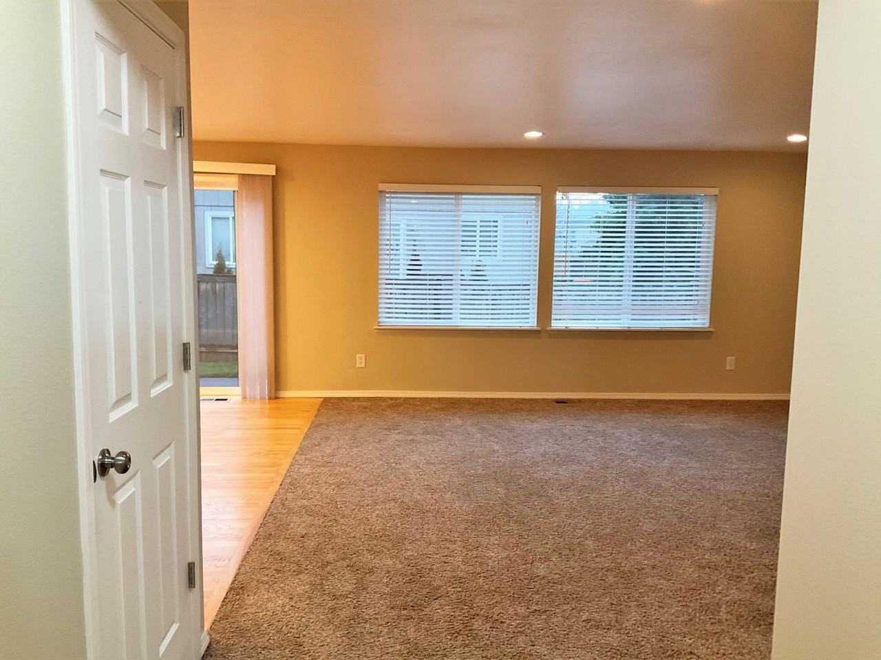 219 5th Ave Sw - Photo 3 of 15