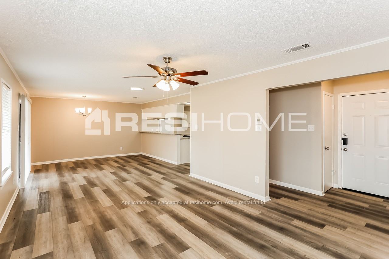 522 W Camp Wisdom Rd - Photo 3 of 18