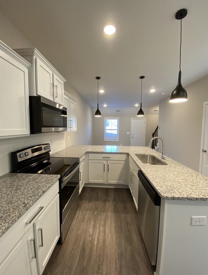 1039 Glenkirk Dr #D - Photo 4 of 20