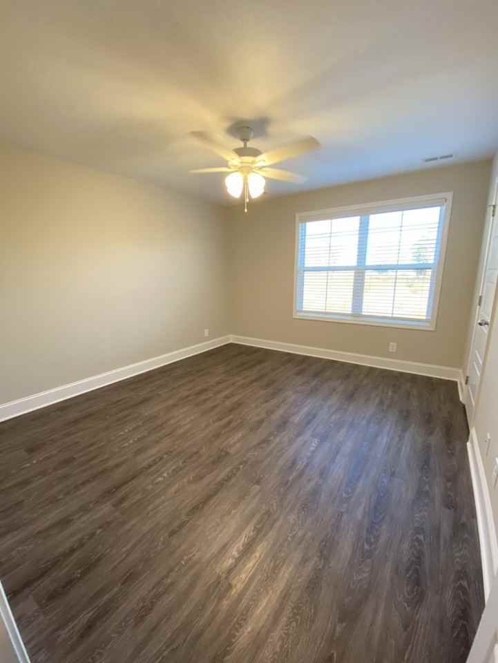 1039 Glenkirk Dr #D - Photo 7 of 20