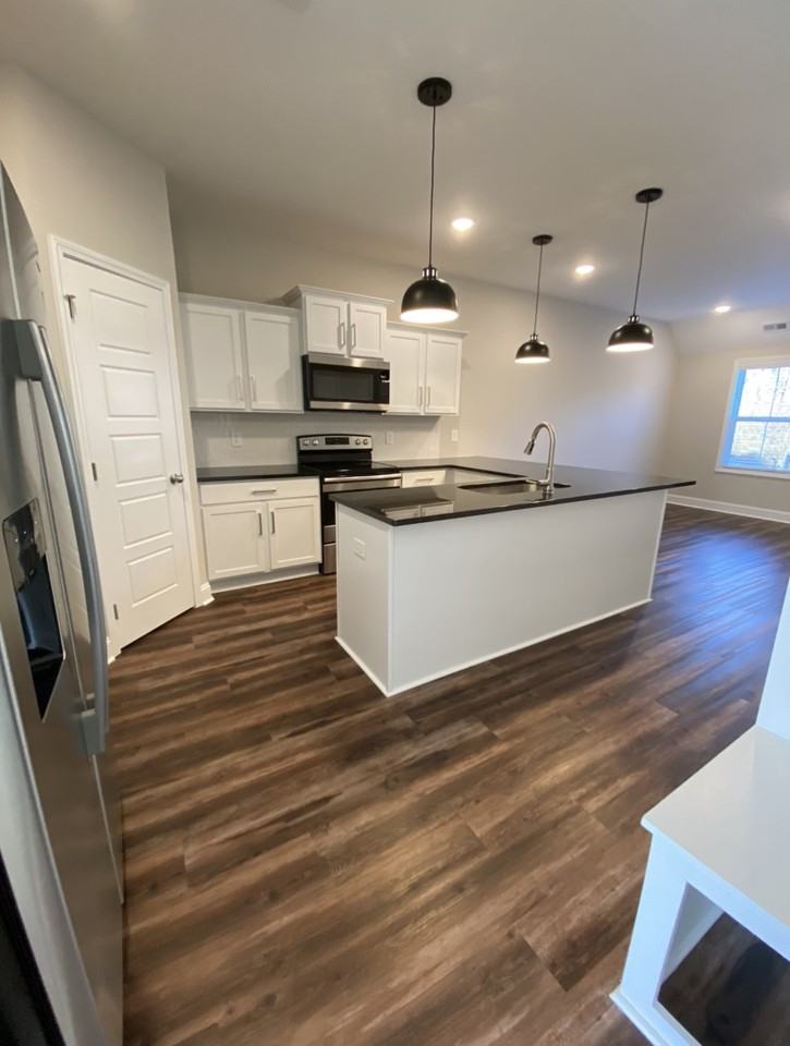 1035 Glenkirk Dr #A - Photo 3 of 20