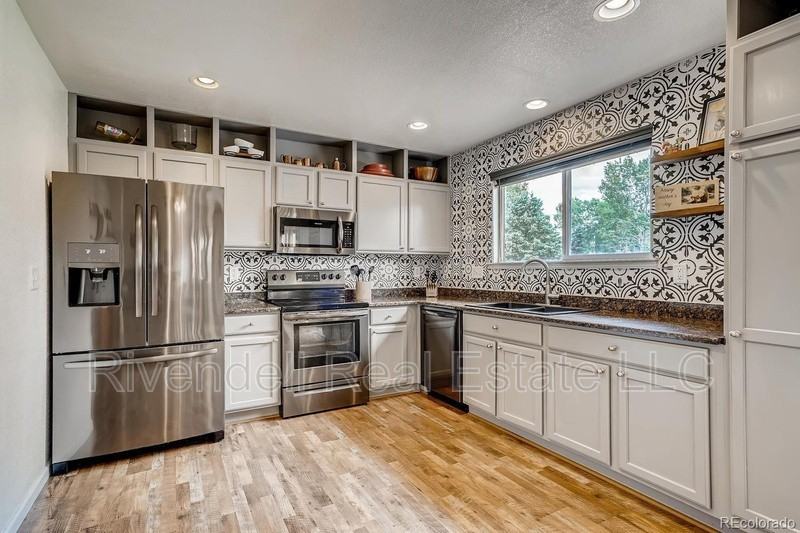 6180 Millbridge Ave - Photo 2 of 22