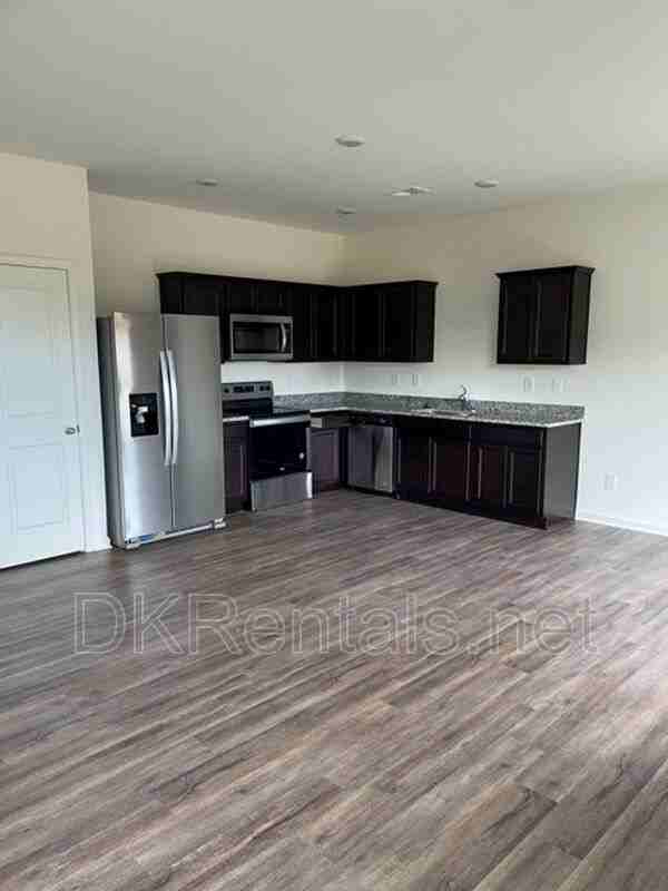 223 Grand Central Way - Photo 3 of 20