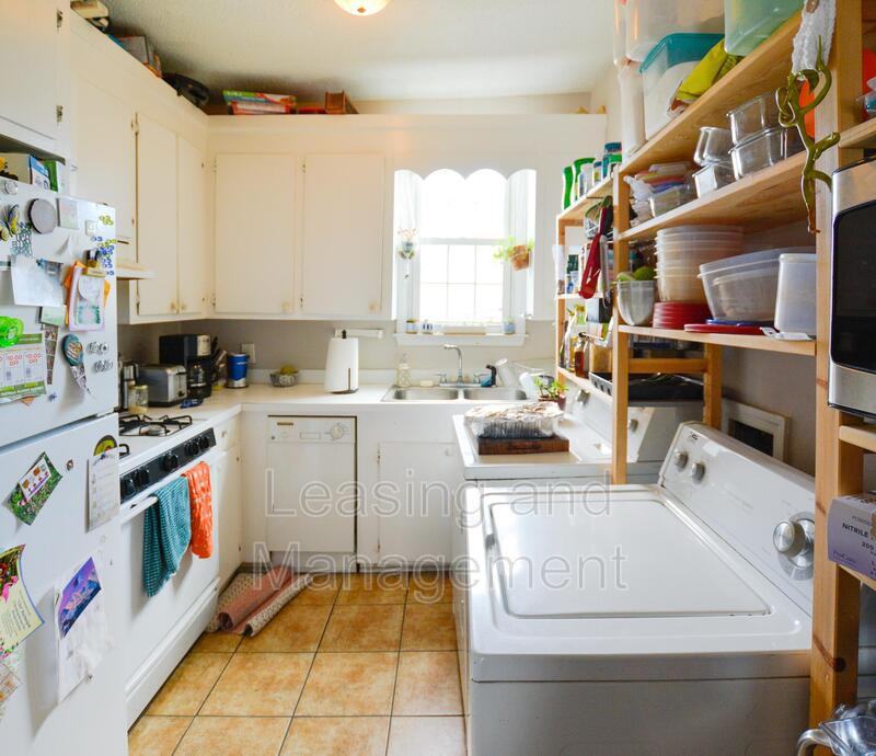 146 Line St #D - Photo 6 of 14