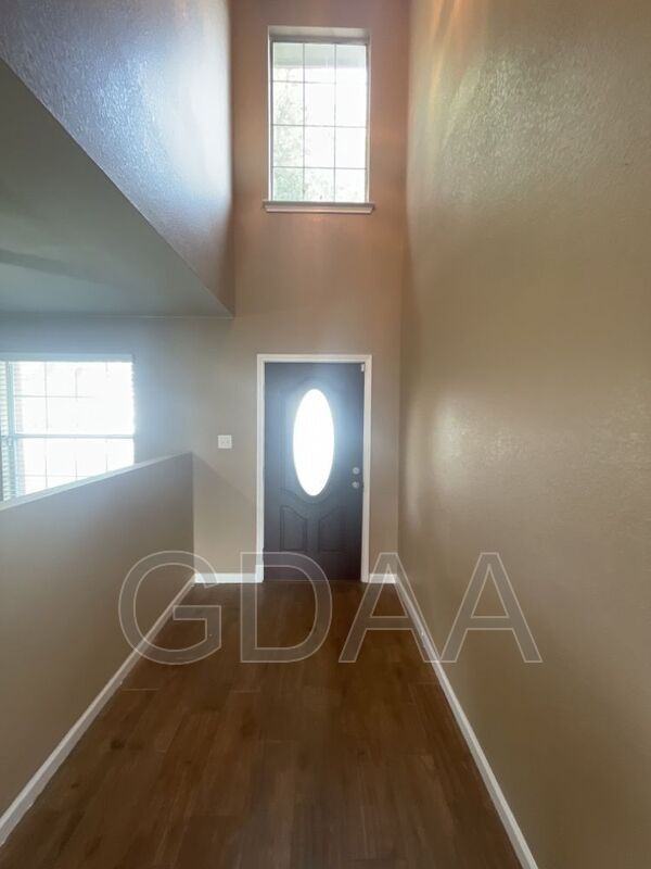 2209 Whistling Way - Photo 2 of 28