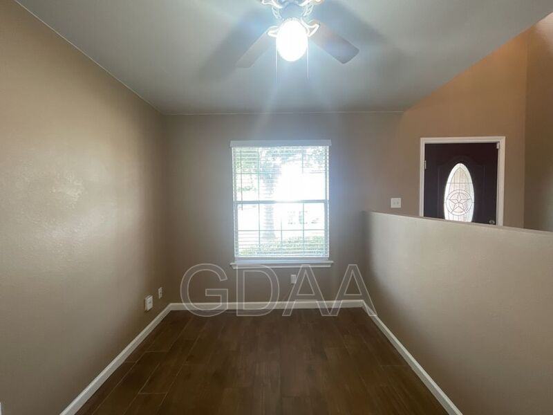 2209 Whistling Way - Photo 3 of 28