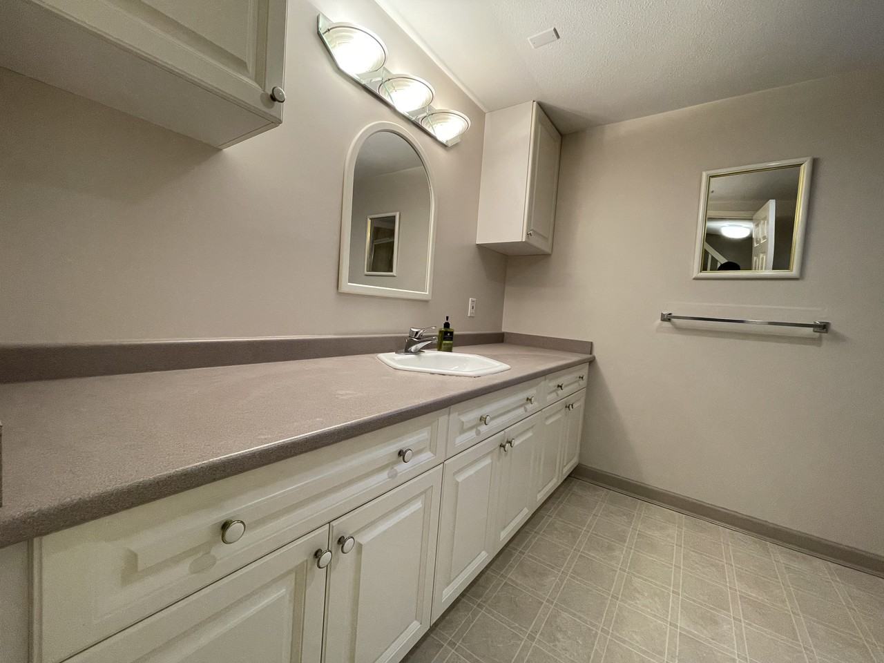 3076 West 34th Avenue - Photo 3 of 12