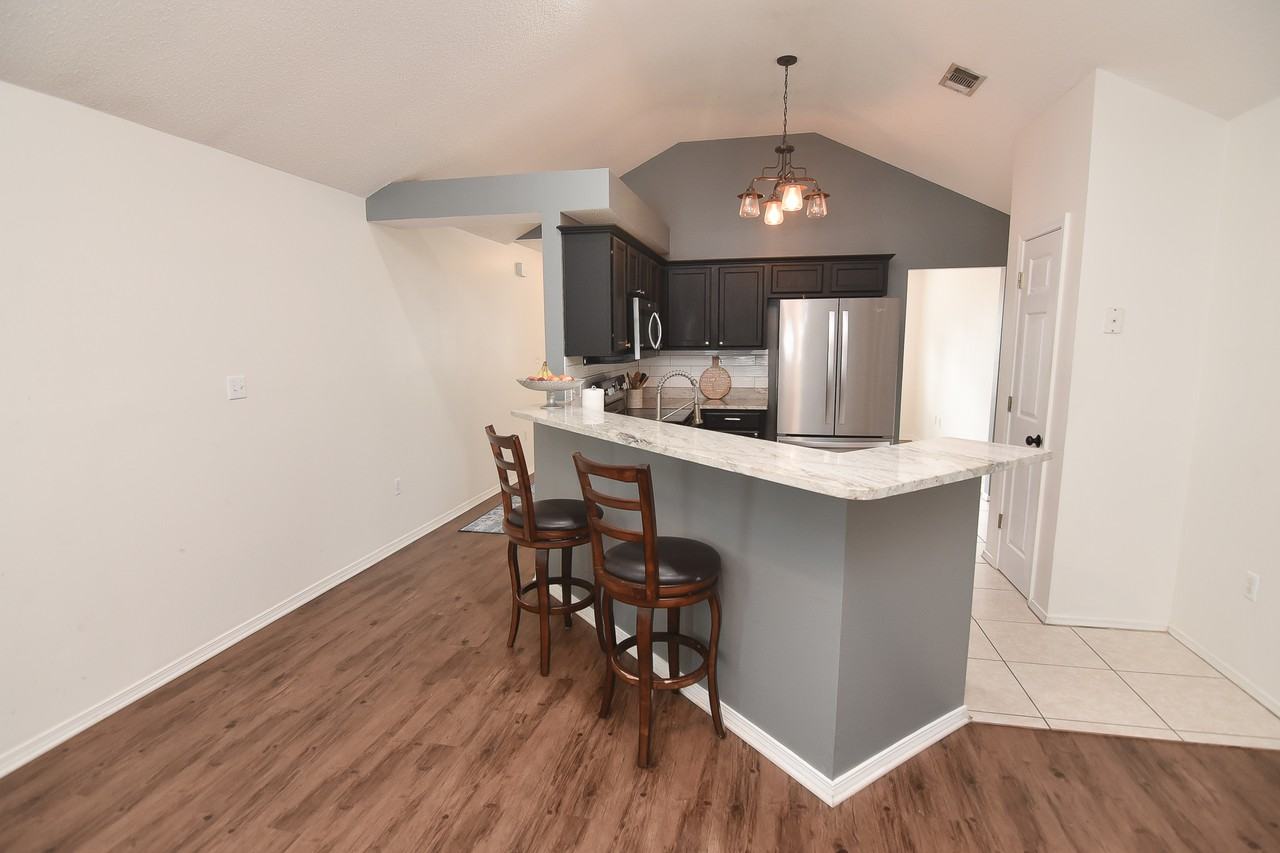 104 Wright Dr #1 - Photo 4 of 27