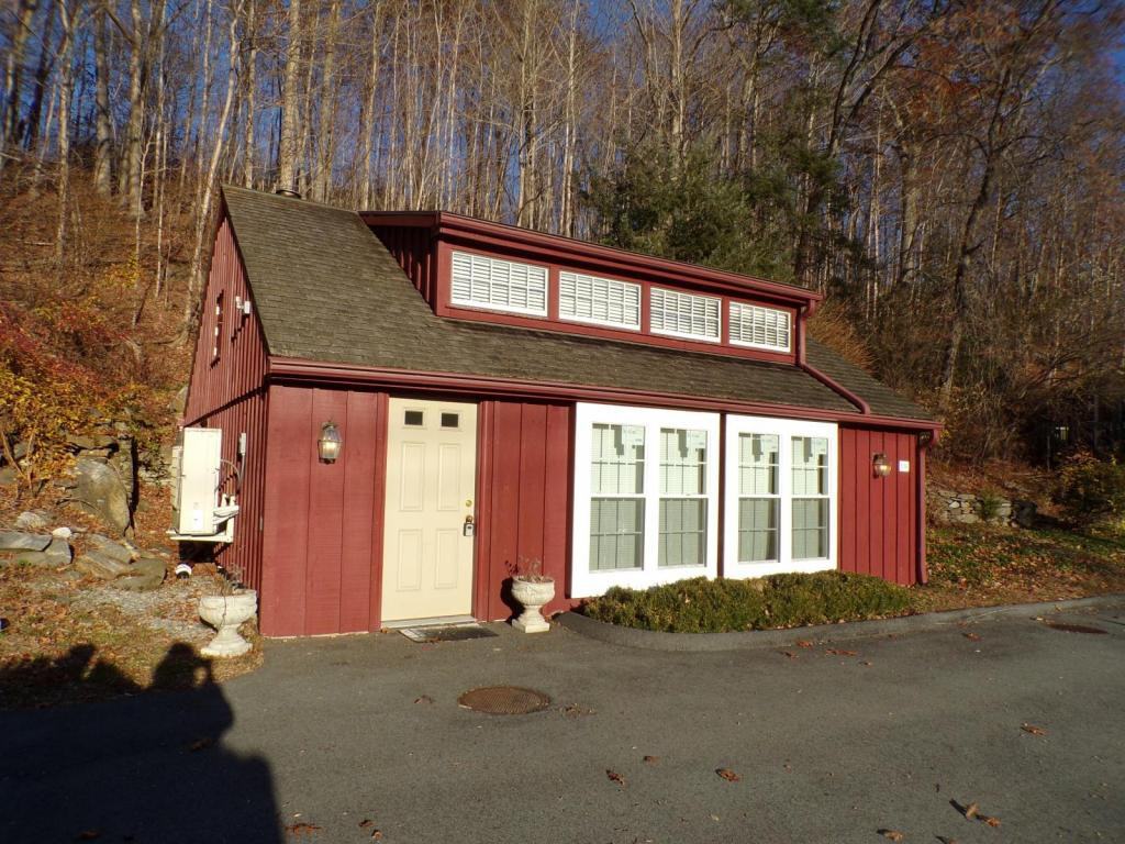 136 W Main St - Photo 2 of 14