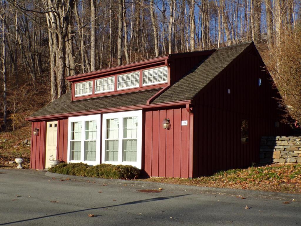 136 W Main St - Photo 3 of 14