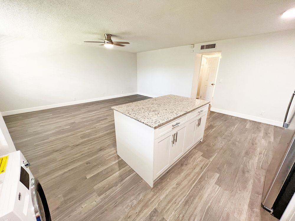 4160 NW 21st Street (Calypso Cay) -  E-217 - E-217 - Photo 3 of 8