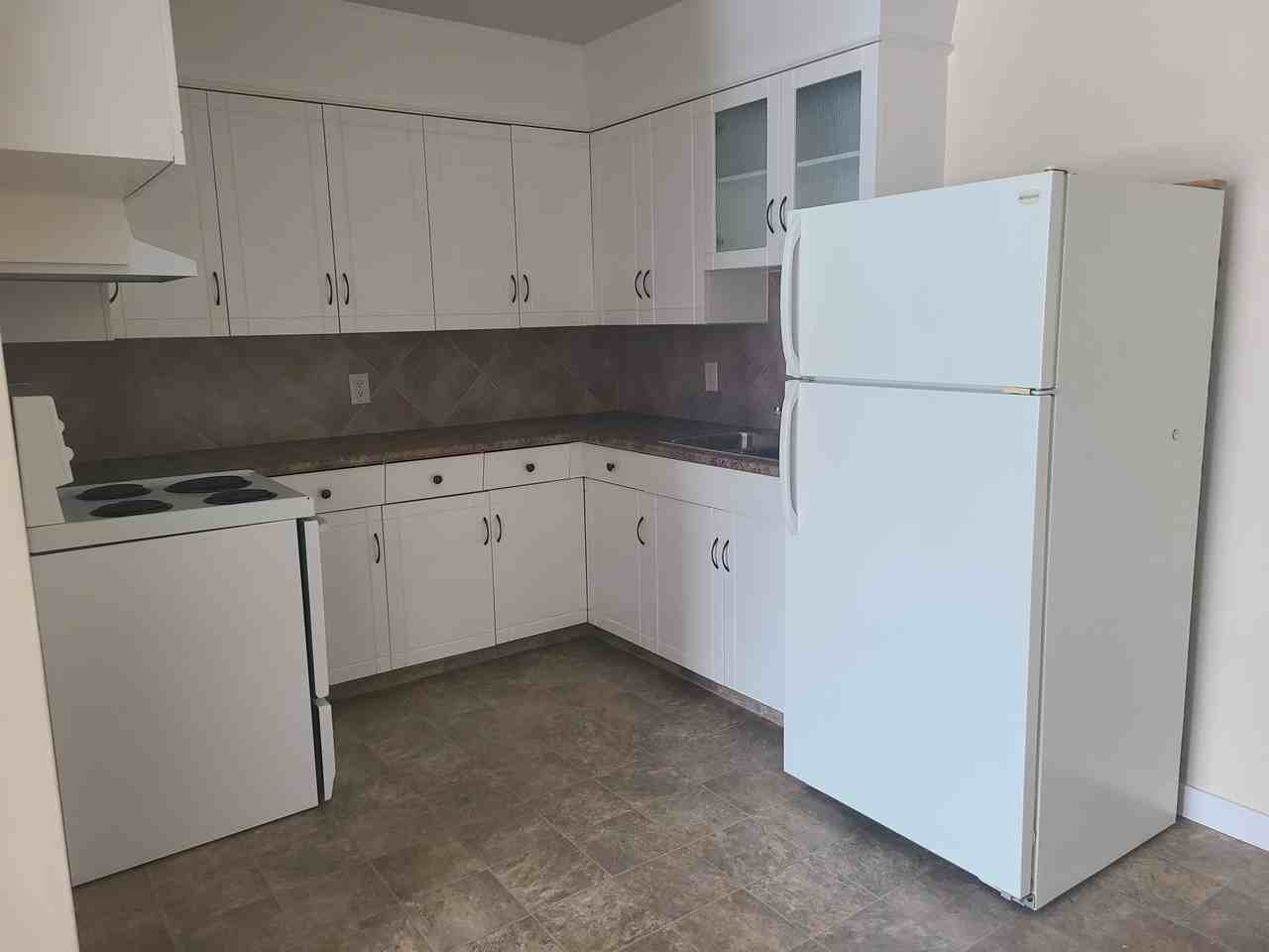 Old Leduc Manor - Photo 3 of 13