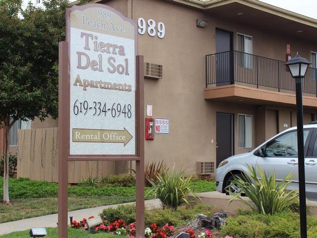 989 Peach Ave / 984 Peach Ave - Photo 2 of 10