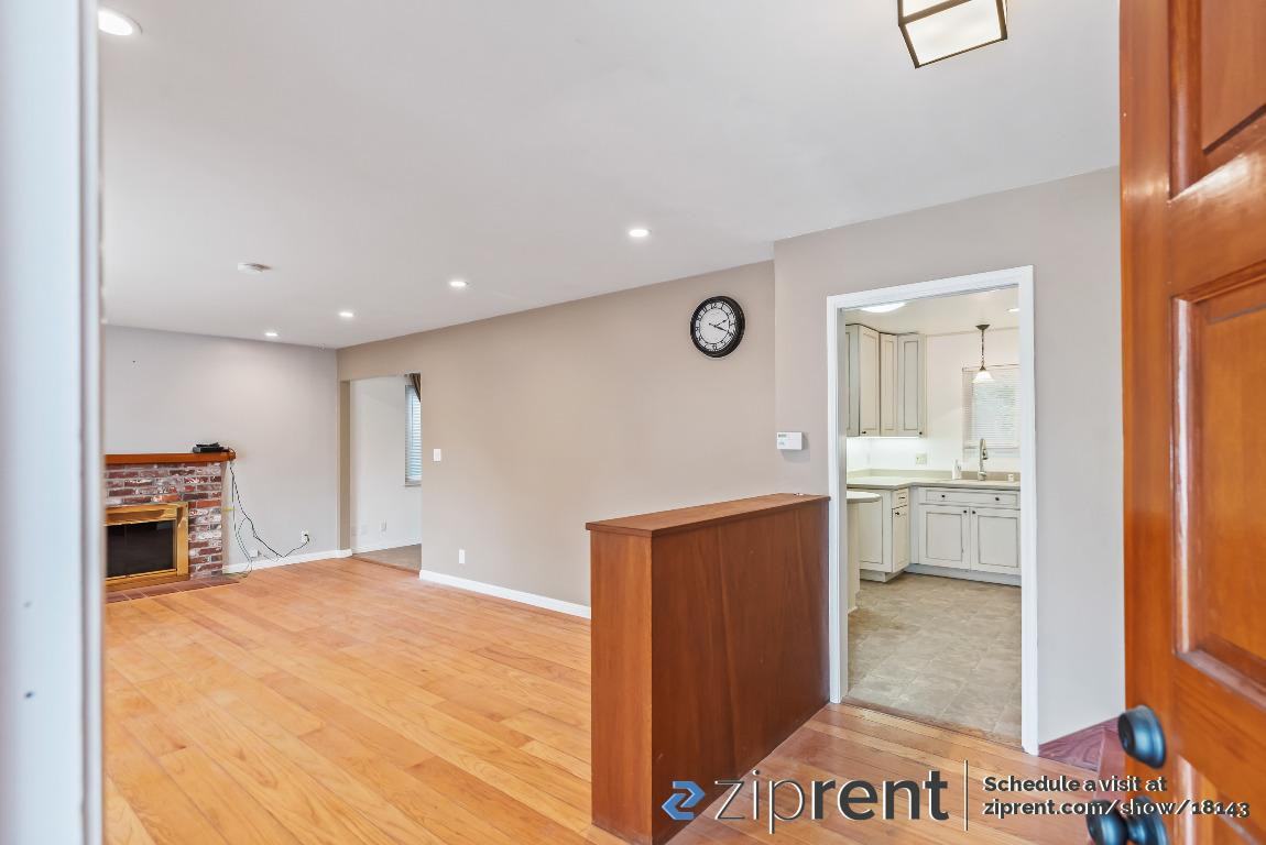 3325 Hackamore Dr - Photo 3 of 20