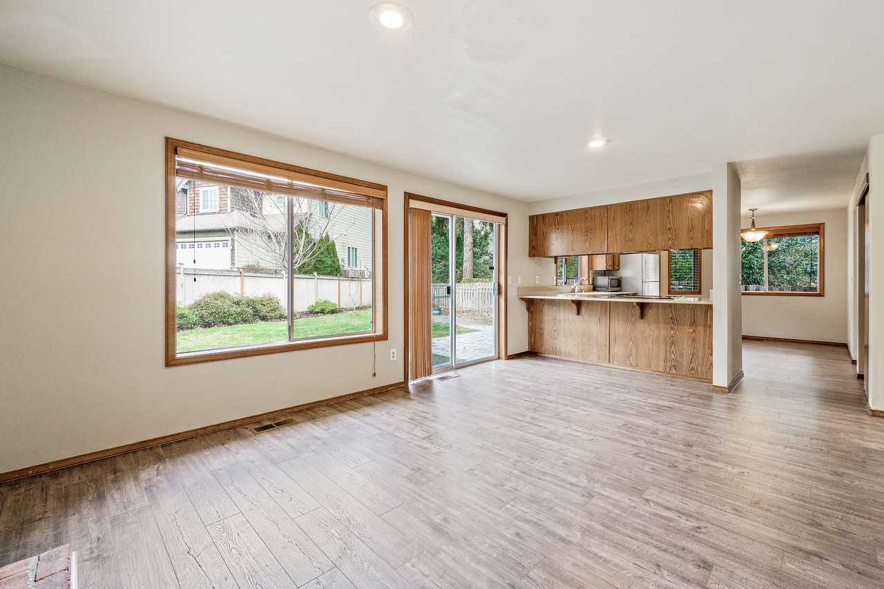 4521 186th Ave Se #1 - Photo 3 of 29