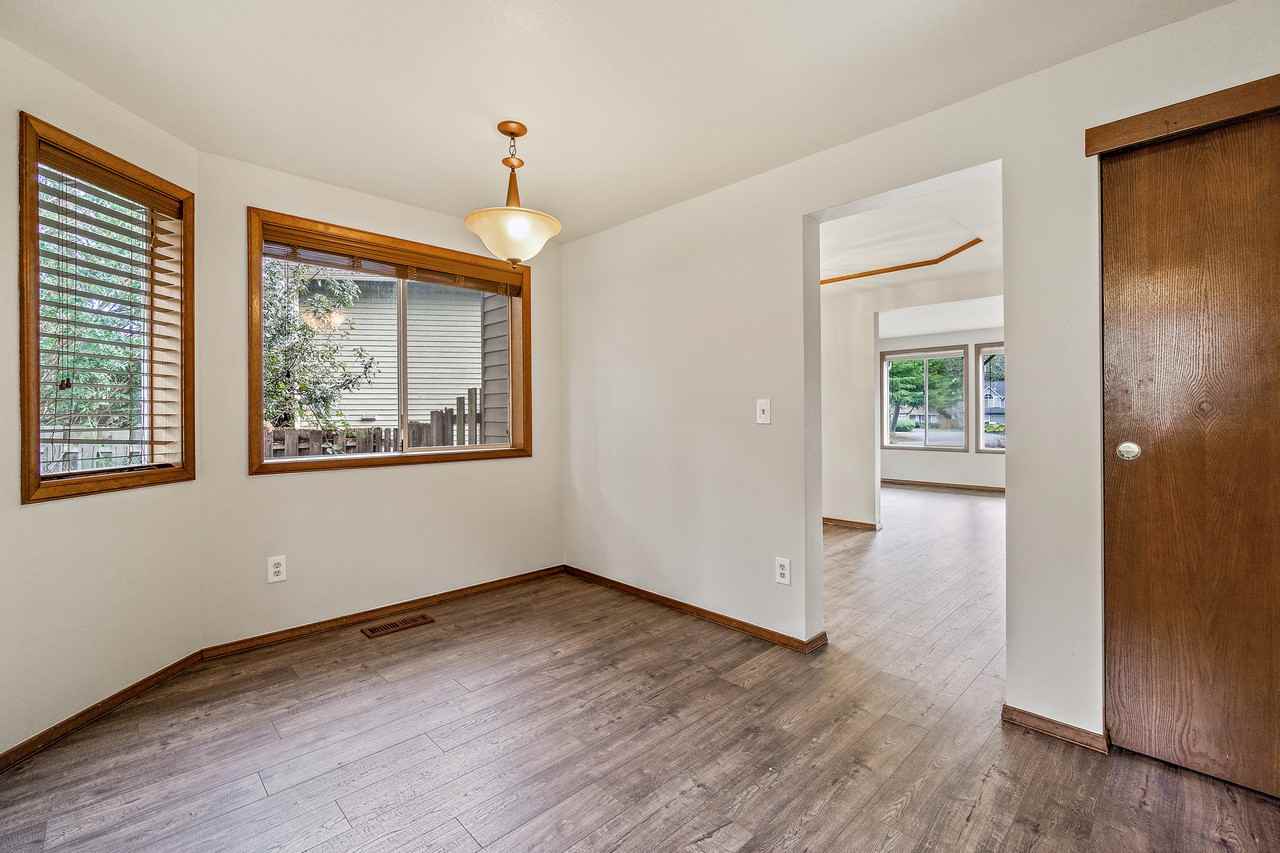 4521 186th Ave Se #1 - Photo 5 of 29