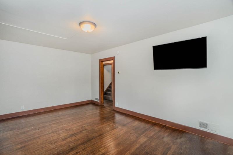 806 Douglas St - Photo 7 of 18