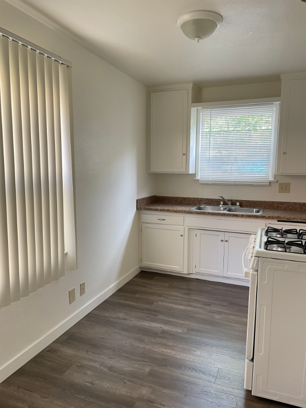 1029 Magnolia Ave - Photo 7 of 8