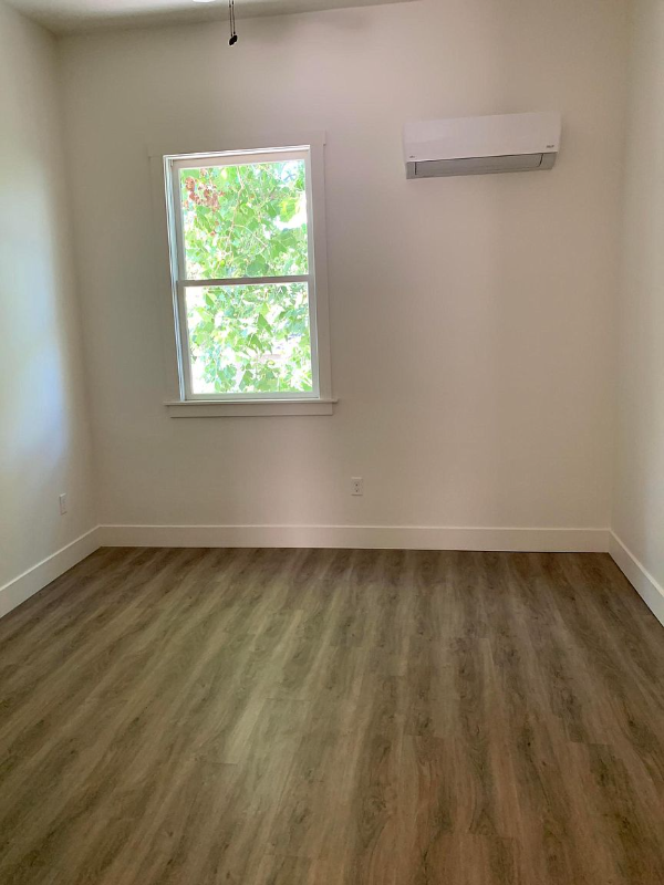 123 S Western Ave - Photo 2 of 9