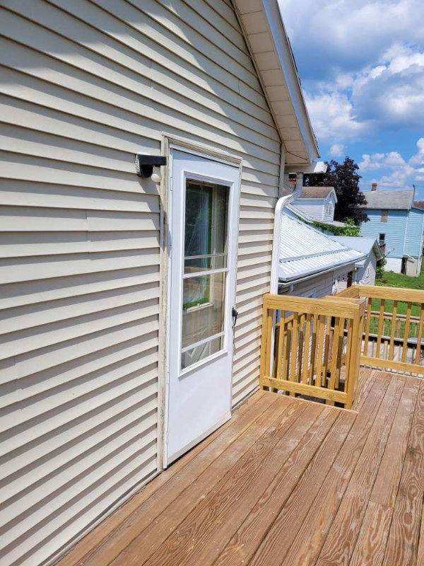 1204 Outlook St #B - Photo 2 of 9