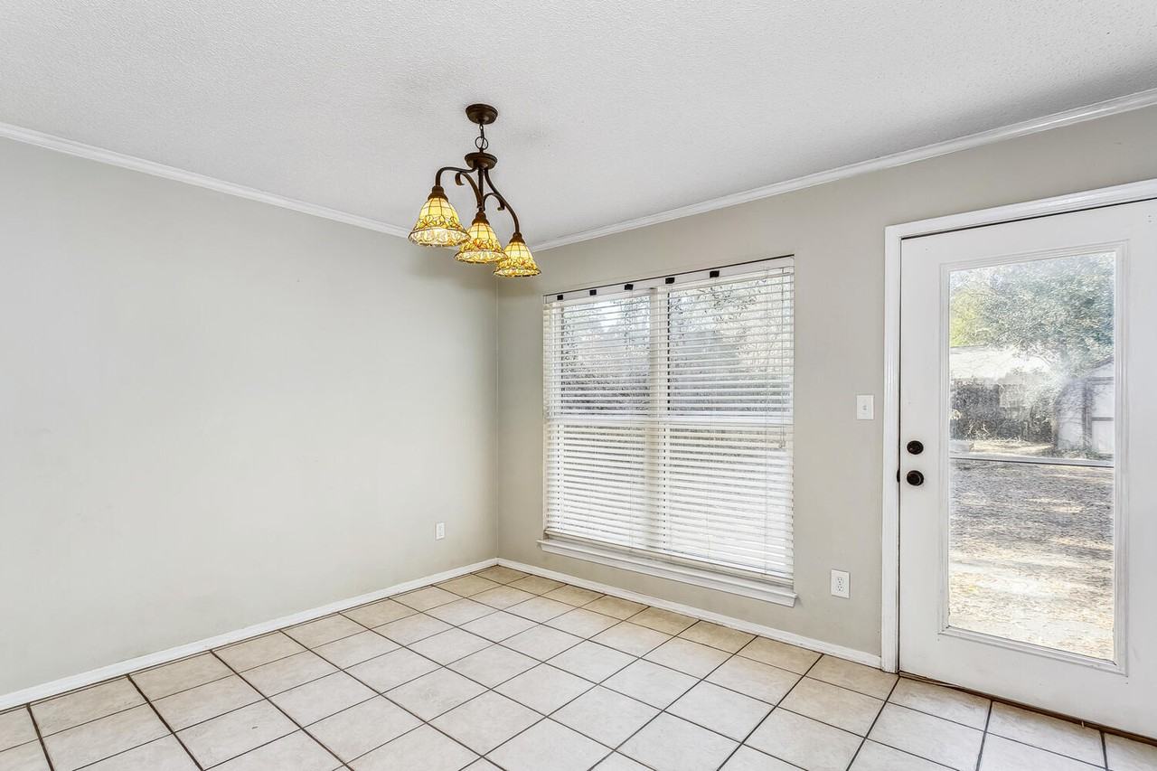 4606 Lennox Pl - Photo 4 of 26