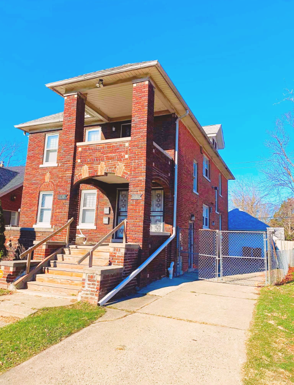 110 W Margaret St - Photo 2 of 21