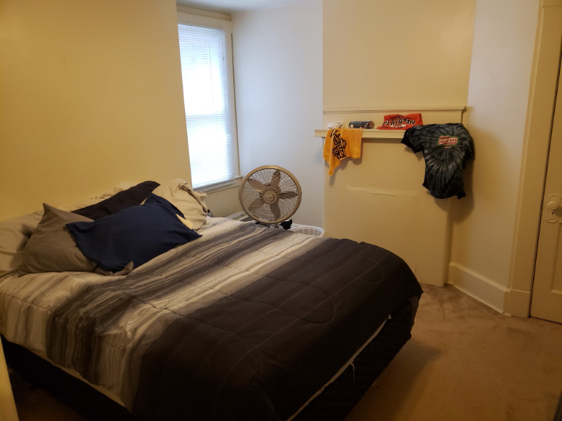 5646 Woodmont St - Photo 3 of 8