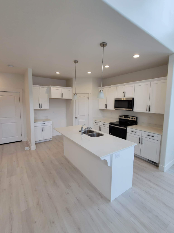 2050 Nw - Photo 4 of 25