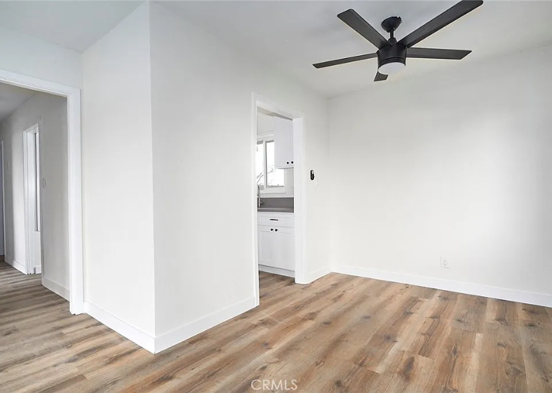 15051 Tatum Ct - Photo 3 of 7