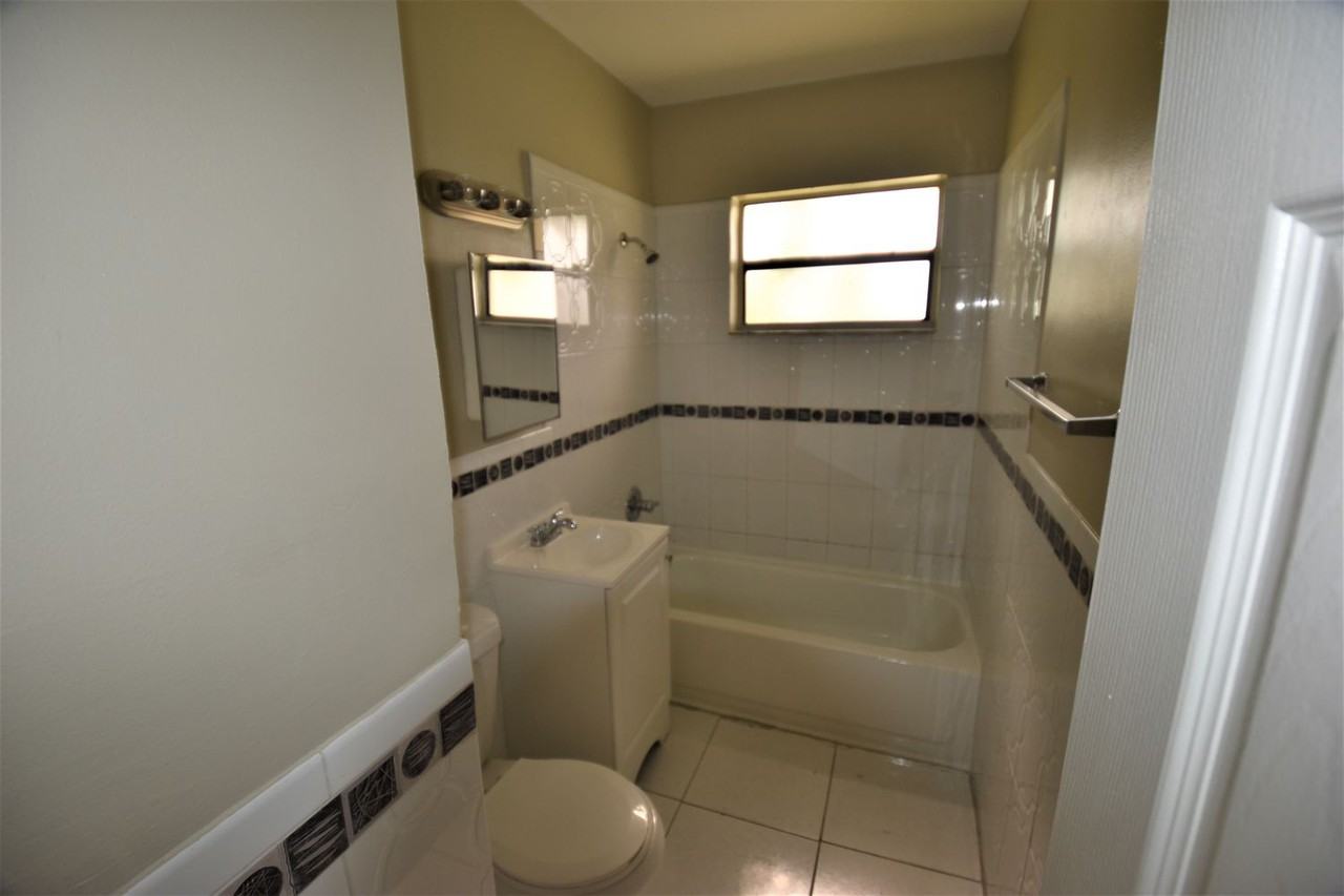 5 Nw 193rd Ter - Photo 3 of 6