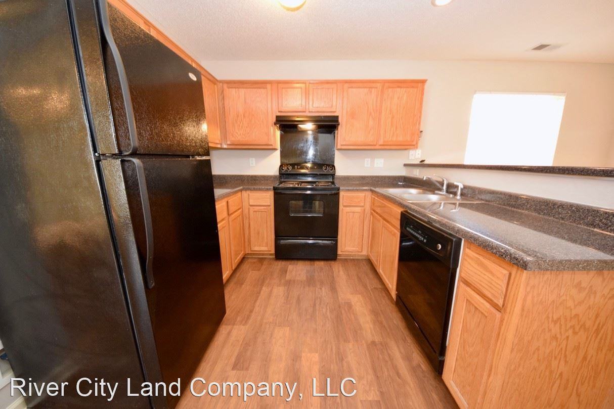 10095 Nolton Cir - Photo 2 of 11