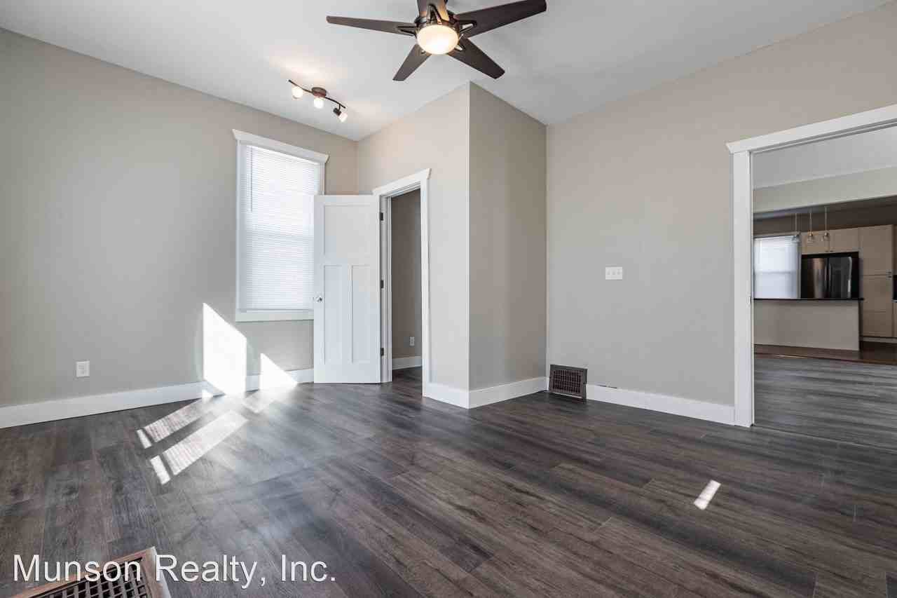 903 Farnam St. - Photo 3 of 14